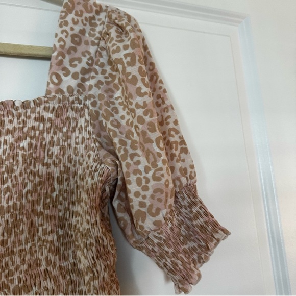 Nine West Puff Sleeve Smocked Peplum Top Leopard Print Beige/Pink Medium - Picture 5 of 15